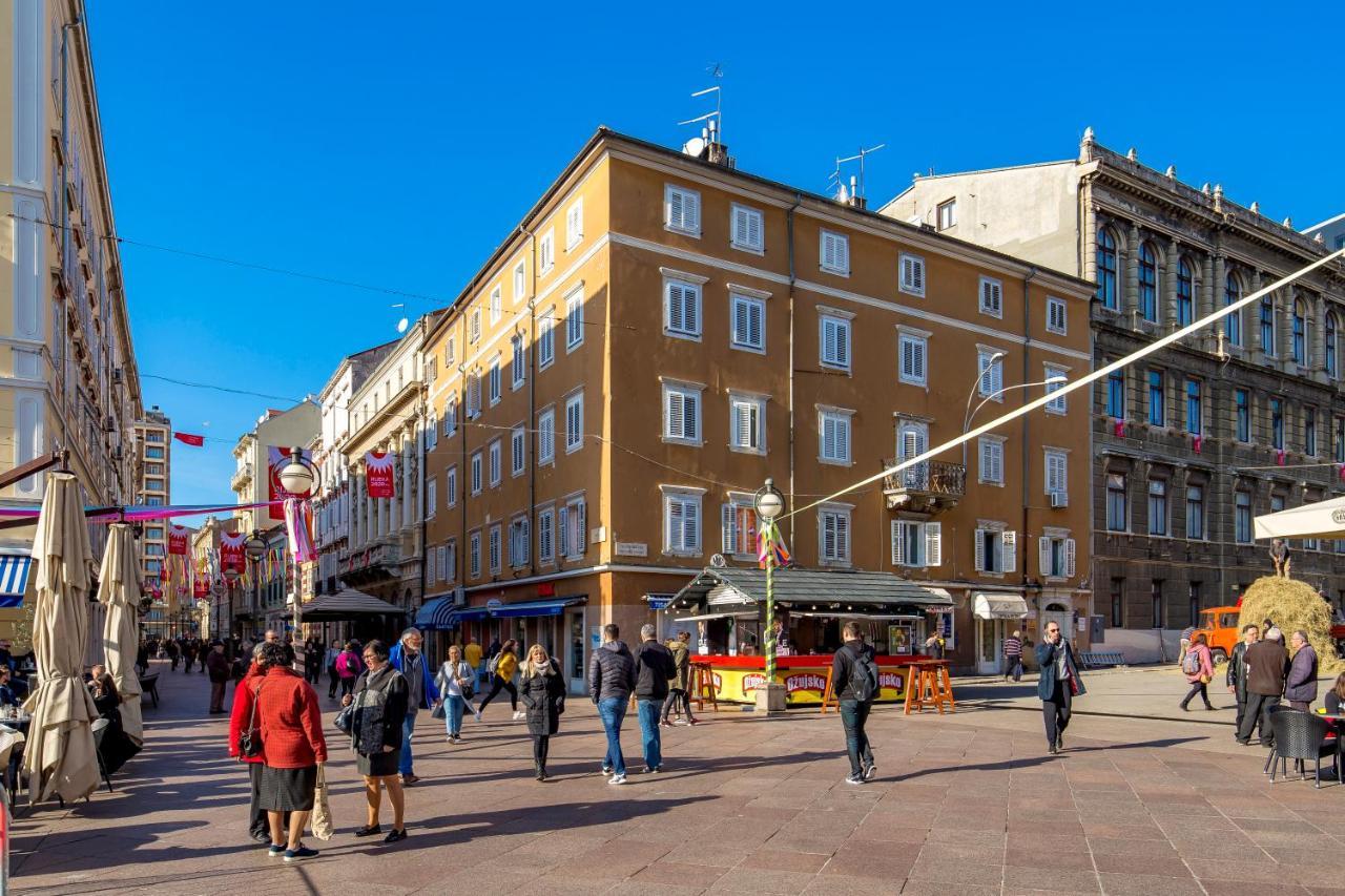 Main Street Apartments غييكا المظهر الخارجي الصورة